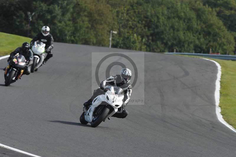 Motorcycle action photographs;event digital images;eventdigitalimages;no limits trackday;oulton park;oulton park circuit cheshire;oulton park photographs;peter wileman photography;trackday;trackday digital images;trackday photos