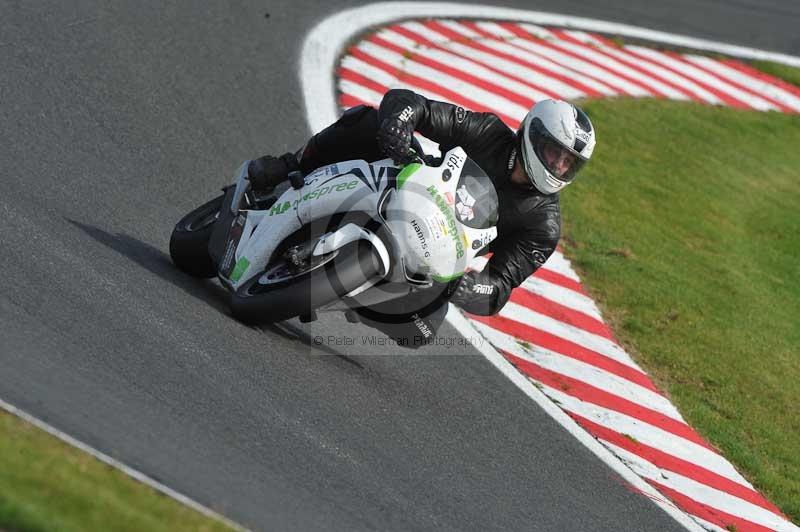Motorcycle action photographs;event digital images;eventdigitalimages;no limits trackday;oulton park;oulton park circuit cheshire;oulton park photographs;peter wileman photography;trackday;trackday digital images;trackday photos