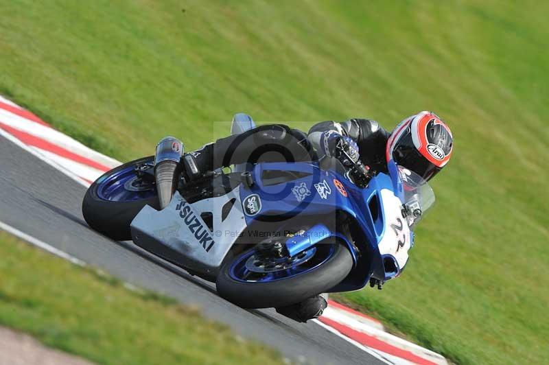 Motorcycle action photographs;event digital images;eventdigitalimages;no limits trackday;oulton park;oulton park circuit cheshire;oulton park photographs;peter wileman photography;trackday;trackday digital images;trackday photos