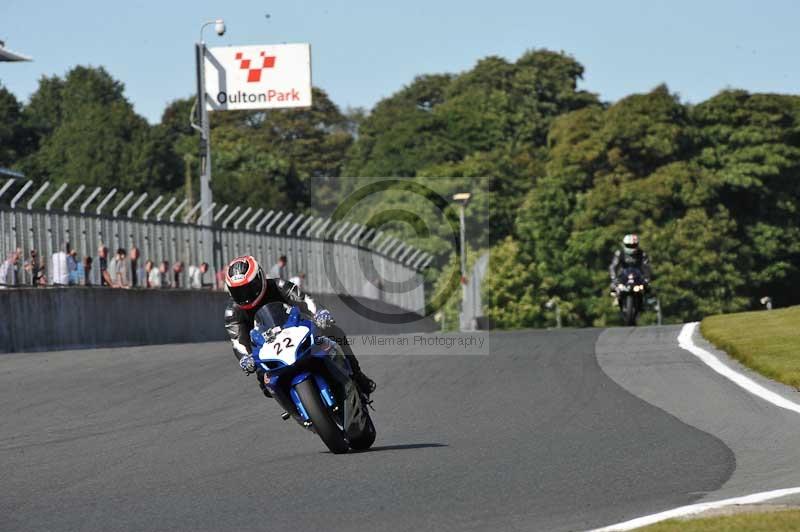 Motorcycle action photographs;event digital images;eventdigitalimages;no limits trackday;oulton park;oulton park circuit cheshire;oulton park photographs;peter wileman photography;trackday;trackday digital images;trackday photos