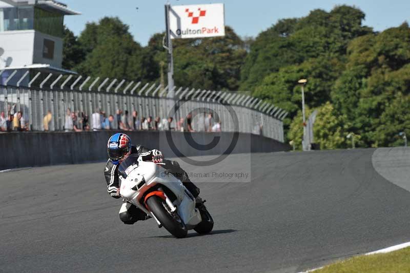 Motorcycle action photographs;event digital images;eventdigitalimages;no limits trackday;oulton park;oulton park circuit cheshire;oulton park photographs;peter wileman photography;trackday;trackday digital images;trackday photos