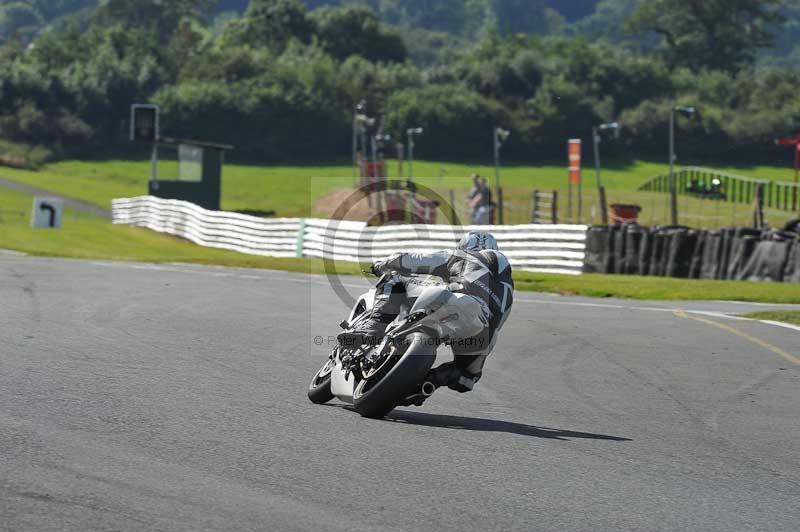 Motorcycle action photographs;event digital images;eventdigitalimages;no limits trackday;oulton park;oulton park circuit cheshire;oulton park photographs;peter wileman photography;trackday;trackday digital images;trackday photos