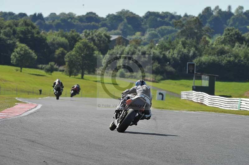 Motorcycle action photographs;event digital images;eventdigitalimages;no limits trackday;oulton park;oulton park circuit cheshire;oulton park photographs;peter wileman photography;trackday;trackday digital images;trackday photos