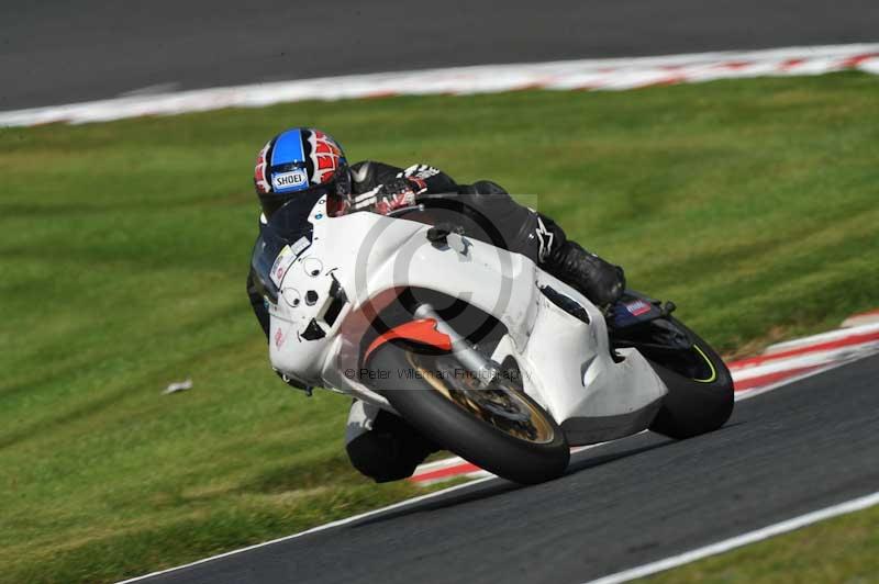 Motorcycle action photographs;event digital images;eventdigitalimages;no limits trackday;oulton park;oulton park circuit cheshire;oulton park photographs;peter wileman photography;trackday;trackday digital images;trackday photos