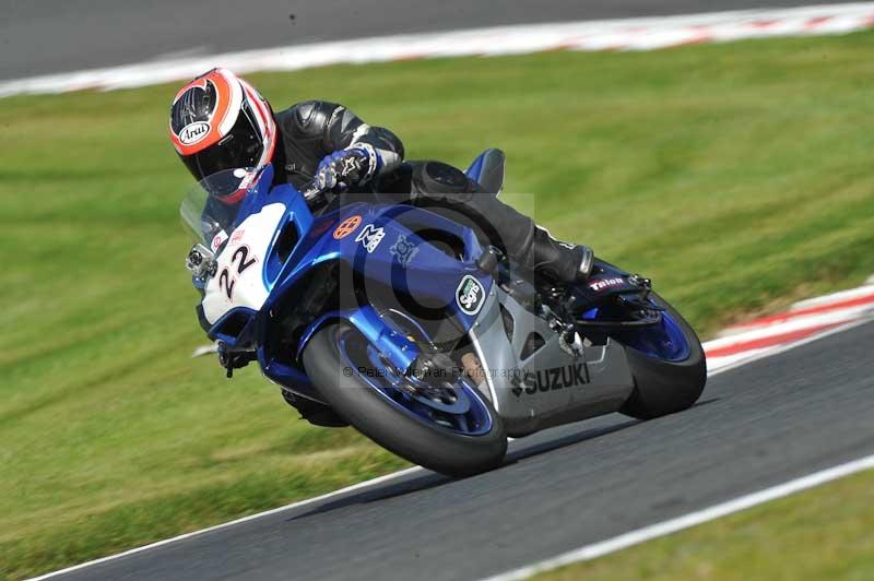 Motorcycle action photographs;event digital images;eventdigitalimages;no limits trackday;oulton park;oulton park circuit cheshire;oulton park photographs;peter wileman photography;trackday;trackday digital images;trackday photos