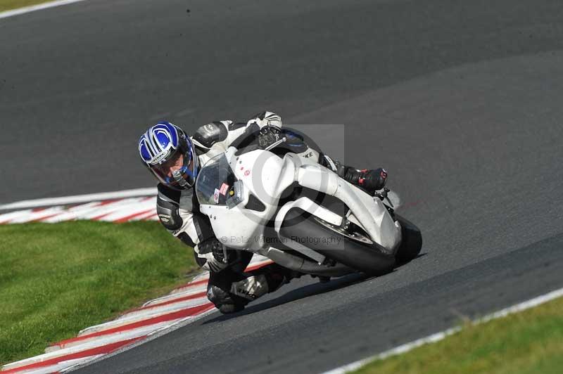 Motorcycle action photographs;event digital images;eventdigitalimages;no limits trackday;oulton park;oulton park circuit cheshire;oulton park photographs;peter wileman photography;trackday;trackday digital images;trackday photos