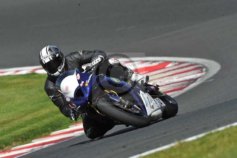 Motorcycle action photographs;event digital images;eventdigitalimages;no limits trackday;oulton park;oulton park circuit cheshire;oulton park photographs;peter wileman photography;trackday;trackday digital images;trackday photos