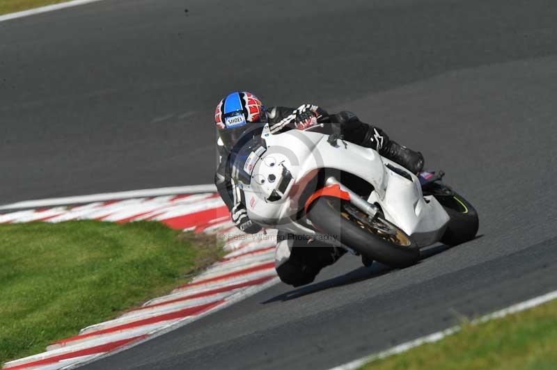 Motorcycle action photographs;event digital images;eventdigitalimages;no limits trackday;oulton park;oulton park circuit cheshire;oulton park photographs;peter wileman photography;trackday;trackday digital images;trackday photos
