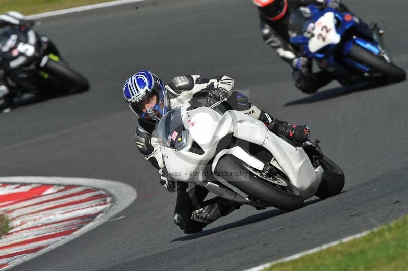 Motorcycle action photographs;event digital images;eventdigitalimages;no limits trackday;oulton park;oulton park circuit cheshire;oulton park photographs;peter wileman photography;trackday;trackday digital images;trackday photos
