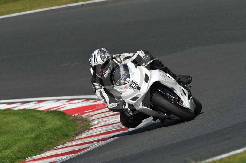 Motorcycle action photographs;event digital images;eventdigitalimages;no limits trackday;oulton park;oulton park circuit cheshire;oulton park photographs;peter wileman photography;trackday;trackday digital images;trackday photos