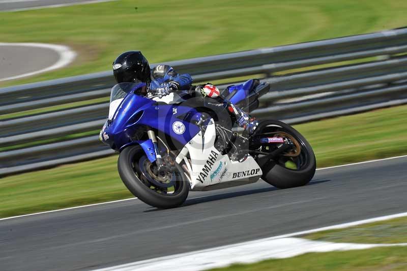 Motorcycle action photographs;event digital images;eventdigitalimages;no limits trackday;oulton park;oulton park circuit cheshire;oulton park photographs;peter wileman photography;trackday;trackday digital images;trackday photos