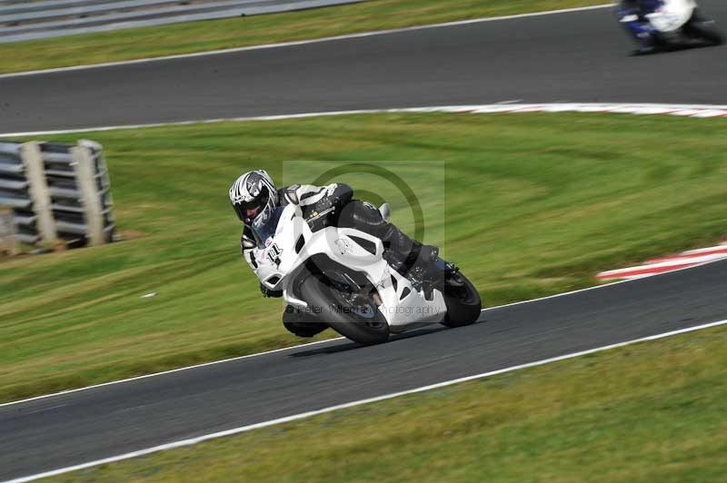 Motorcycle action photographs;event digital images;eventdigitalimages;no limits trackday;oulton park;oulton park circuit cheshire;oulton park photographs;peter wileman photography;trackday;trackday digital images;trackday photos