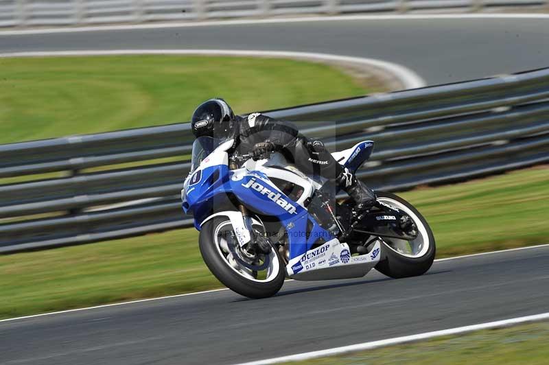 Motorcycle action photographs;event digital images;eventdigitalimages;no limits trackday;oulton park;oulton park circuit cheshire;oulton park photographs;peter wileman photography;trackday;trackday digital images;trackday photos