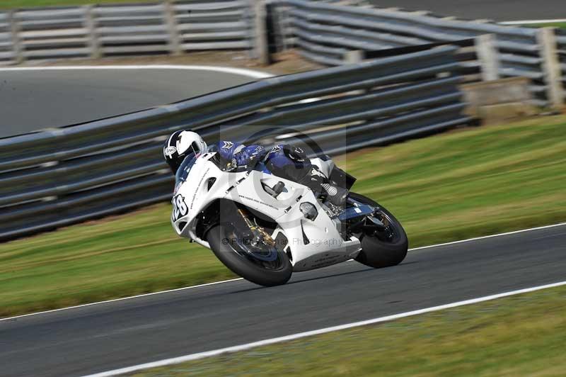 Motorcycle action photographs;event digital images;eventdigitalimages;no limits trackday;oulton park;oulton park circuit cheshire;oulton park photographs;peter wileman photography;trackday;trackday digital images;trackday photos