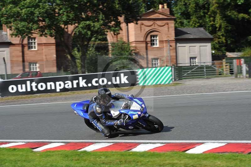 Motorcycle action photographs;event digital images;eventdigitalimages;no limits trackday;oulton park;oulton park circuit cheshire;oulton park photographs;peter wileman photography;trackday;trackday digital images;trackday photos