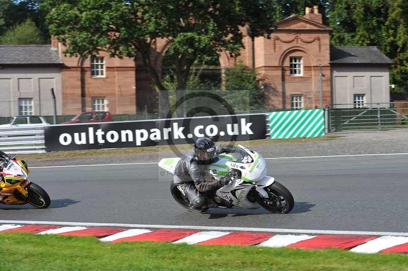 Motorcycle action photographs;event digital images;eventdigitalimages;no limits trackday;oulton park;oulton park circuit cheshire;oulton park photographs;peter wileman photography;trackday;trackday digital images;trackday photos