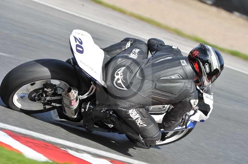 Motorcycle action photographs;event digital images;eventdigitalimages;no limits trackday;oulton park;oulton park circuit cheshire;oulton park photographs;peter wileman photography;trackday;trackday digital images;trackday photos