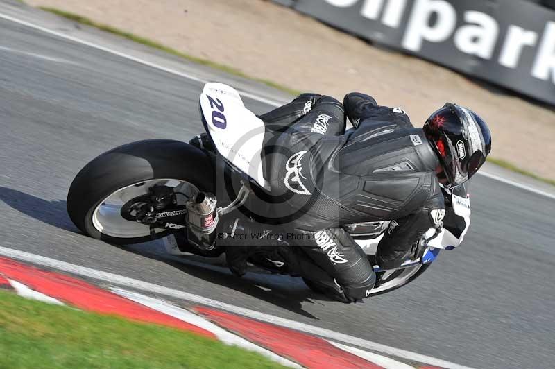 Motorcycle action photographs;event digital images;eventdigitalimages;no limits trackday;oulton park;oulton park circuit cheshire;oulton park photographs;peter wileman photography;trackday;trackday digital images;trackday photos