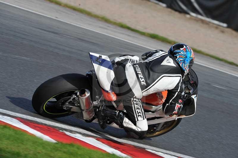 Motorcycle action photographs;event digital images;eventdigitalimages;no limits trackday;oulton park;oulton park circuit cheshire;oulton park photographs;peter wileman photography;trackday;trackday digital images;trackday photos