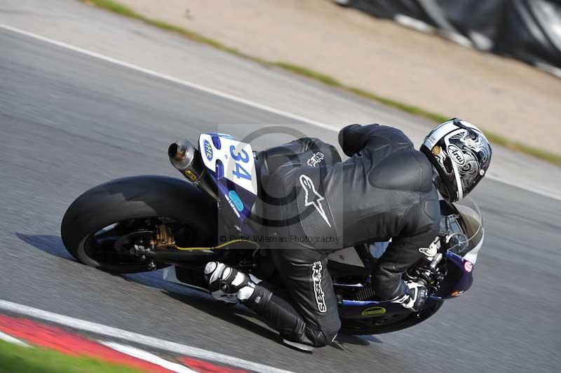 Motorcycle action photographs;event digital images;eventdigitalimages;no limits trackday;oulton park;oulton park circuit cheshire;oulton park photographs;peter wileman photography;trackday;trackday digital images;trackday photos