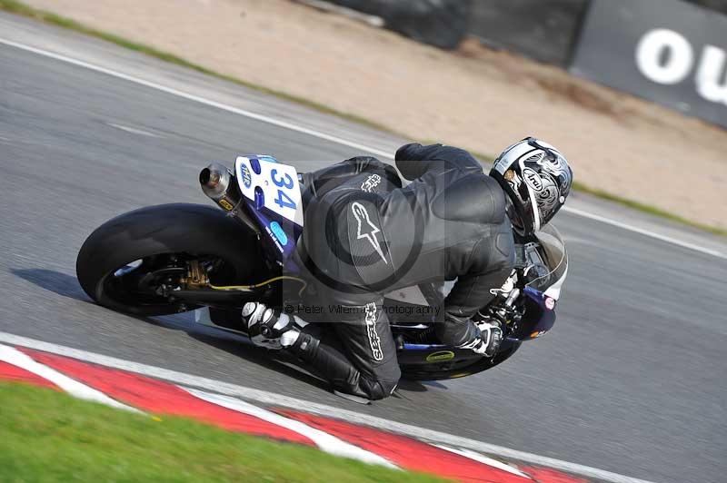 Motorcycle action photographs;event digital images;eventdigitalimages;no limits trackday;oulton park;oulton park circuit cheshire;oulton park photographs;peter wileman photography;trackday;trackday digital images;trackday photos