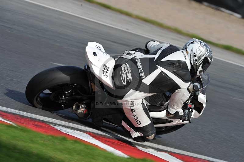 Motorcycle action photographs;event digital images;eventdigitalimages;no limits trackday;oulton park;oulton park circuit cheshire;oulton park photographs;peter wileman photography;trackday;trackday digital images;trackday photos