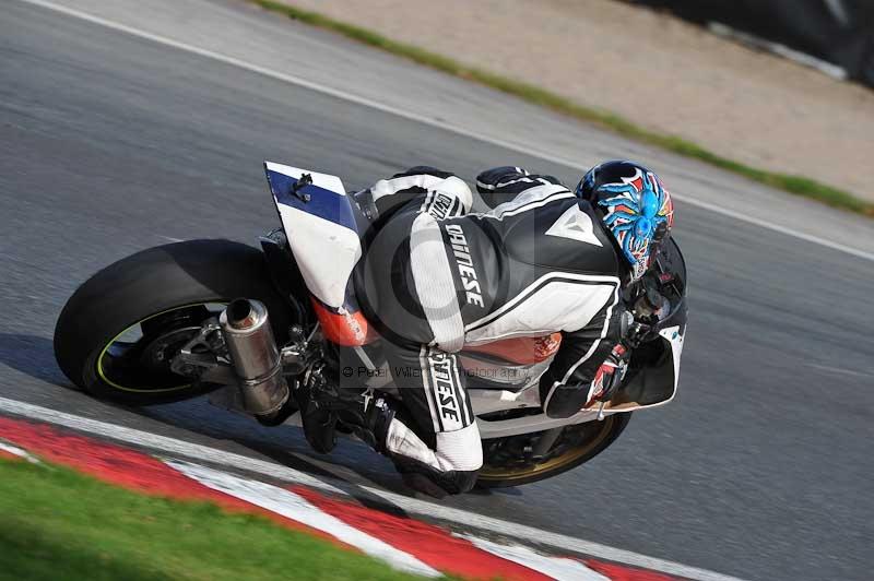 Motorcycle action photographs;event digital images;eventdigitalimages;no limits trackday;oulton park;oulton park circuit cheshire;oulton park photographs;peter wileman photography;trackday;trackday digital images;trackday photos