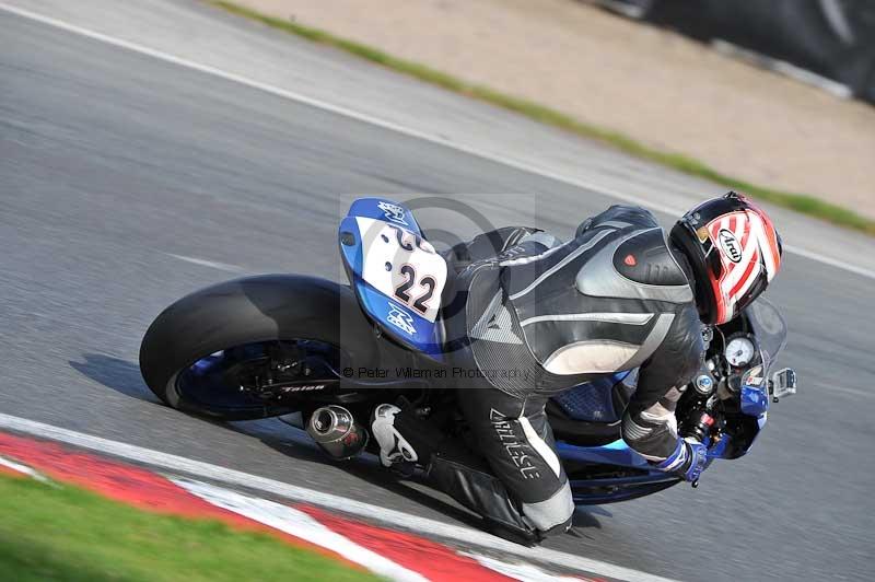 Motorcycle action photographs;event digital images;eventdigitalimages;no limits trackday;oulton park;oulton park circuit cheshire;oulton park photographs;peter wileman photography;trackday;trackday digital images;trackday photos