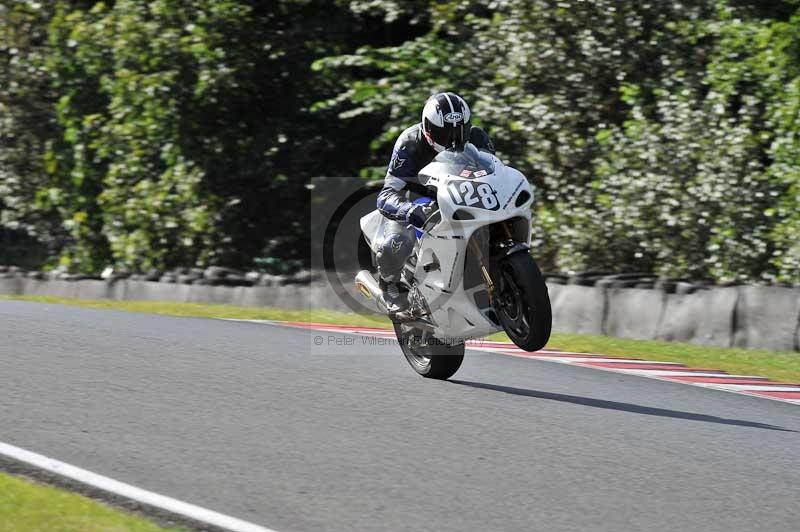 Motorcycle action photographs;event digital images;eventdigitalimages;no limits trackday;oulton park;oulton park circuit cheshire;oulton park photographs;peter wileman photography;trackday;trackday digital images;trackday photos