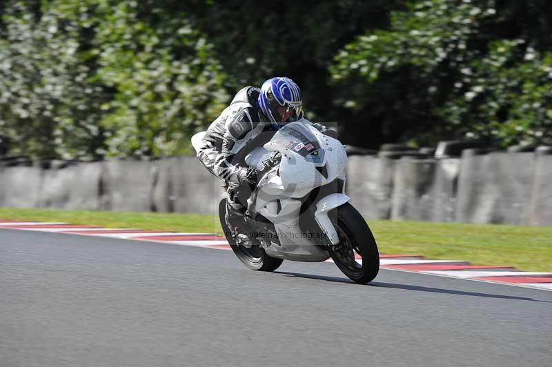 Motorcycle action photographs;event digital images;eventdigitalimages;no limits trackday;oulton park;oulton park circuit cheshire;oulton park photographs;peter wileman photography;trackday;trackday digital images;trackday photos