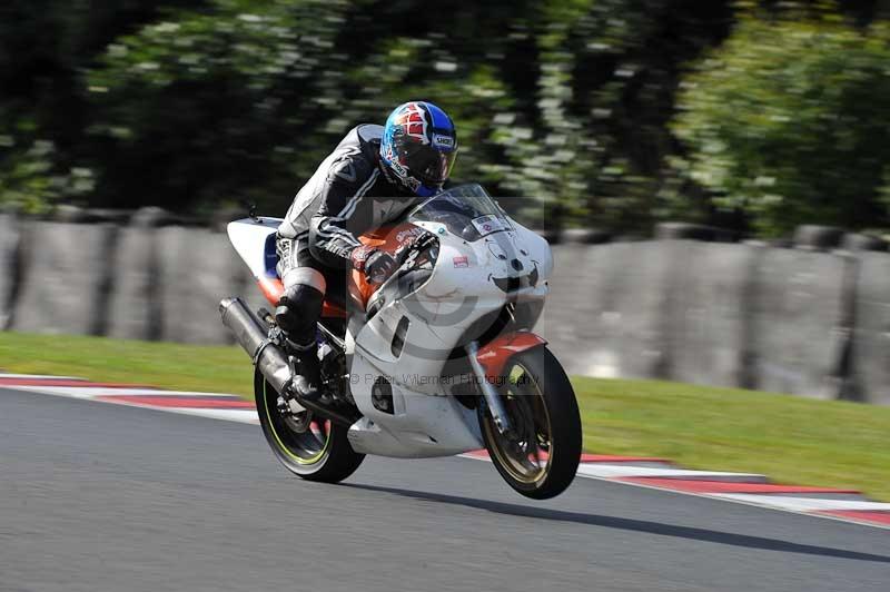Motorcycle action photographs;event digital images;eventdigitalimages;no limits trackday;oulton park;oulton park circuit cheshire;oulton park photographs;peter wileman photography;trackday;trackday digital images;trackday photos