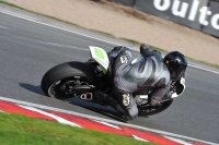 Motorcycle-action-photographs;event-digital-images;eventdigitalimages;no-limits-trackday;oulton-park;oulton-park-circuit-cheshire;oulton-park-photographs;peter-wileman-photography;trackday;trackday-digital-images;trackday-photos