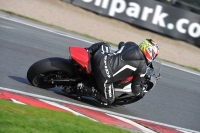 Motorcycle-action-photographs;event-digital-images;eventdigitalimages;no-limits-trackday;oulton-park;oulton-park-circuit-cheshire;oulton-park-photographs;peter-wileman-photography;trackday;trackday-digital-images;trackday-photos