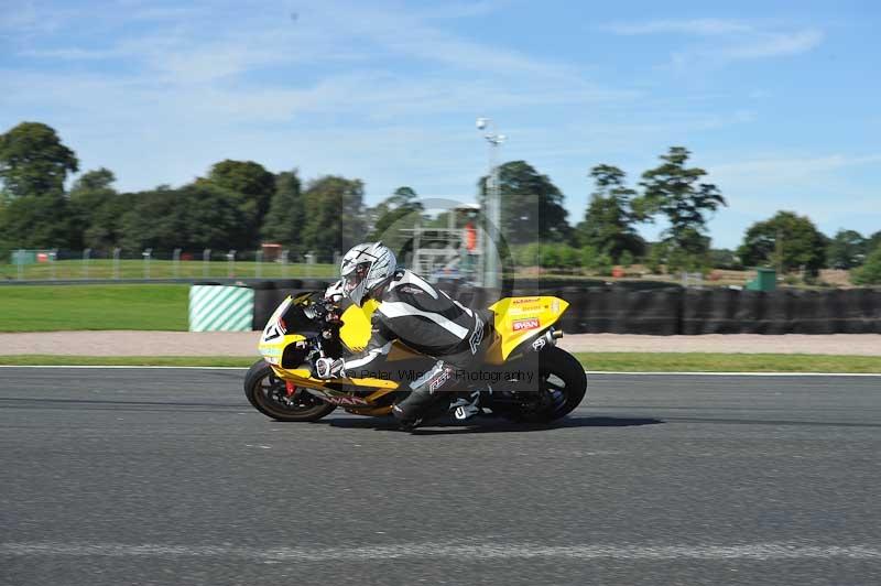 Motorcycle action photographs;event digital images;eventdigitalimages;no limits trackday;oulton park;oulton park circuit cheshire;oulton park photographs;peter wileman photography;trackday;trackday digital images;trackday photos