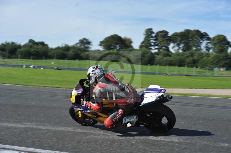 Motorcycle action photographs;event digital images;eventdigitalimages;no limits trackday;oulton park;oulton park circuit cheshire;oulton park photographs;peter wileman photography;trackday;trackday digital images;trackday photos