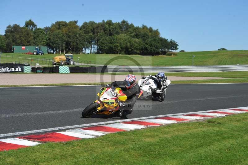 Motorcycle action photographs;event digital images;eventdigitalimages;no limits trackday;oulton park;oulton park circuit cheshire;oulton park photographs;peter wileman photography;trackday;trackday digital images;trackday photos
