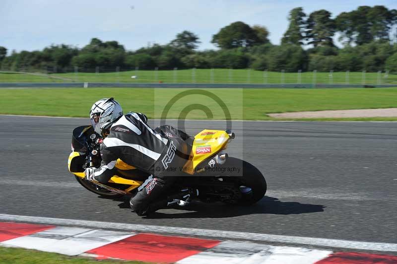 Motorcycle action photographs;event digital images;eventdigitalimages;no limits trackday;oulton park;oulton park circuit cheshire;oulton park photographs;peter wileman photography;trackday;trackday digital images;trackday photos