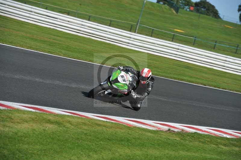 Motorcycle action photographs;event digital images;eventdigitalimages;no limits trackday;oulton park;oulton park circuit cheshire;oulton park photographs;peter wileman photography;trackday;trackday digital images;trackday photos