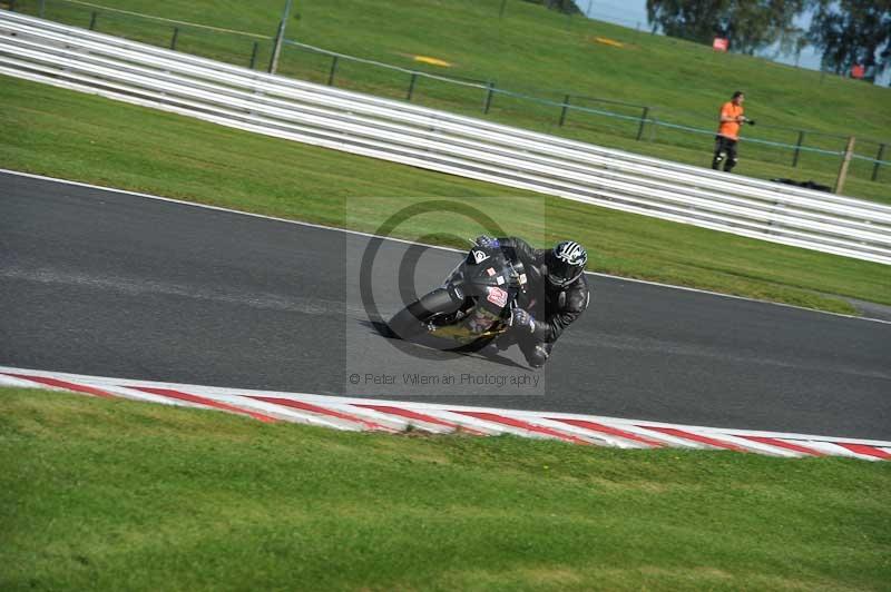 Motorcycle action photographs;event digital images;eventdigitalimages;no limits trackday;oulton park;oulton park circuit cheshire;oulton park photographs;peter wileman photography;trackday;trackday digital images;trackday photos