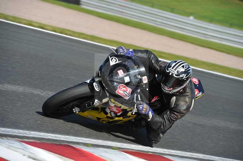 Motorcycle action photographs;event digital images;eventdigitalimages;no limits trackday;oulton park;oulton park circuit cheshire;oulton park photographs;peter wileman photography;trackday;trackday digital images;trackday photos
