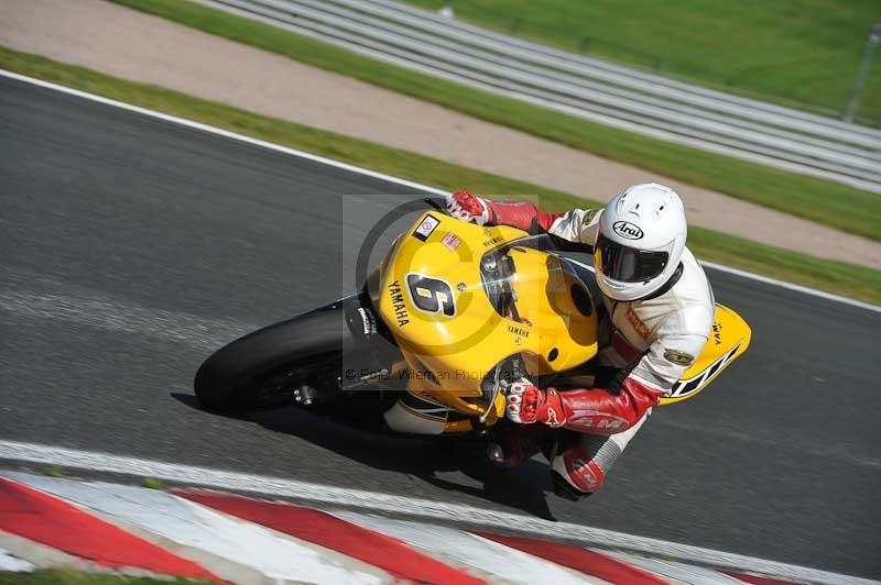 Motorcycle action photographs;event digital images;eventdigitalimages;no limits trackday;oulton park;oulton park circuit cheshire;oulton park photographs;peter wileman photography;trackday;trackday digital images;trackday photos