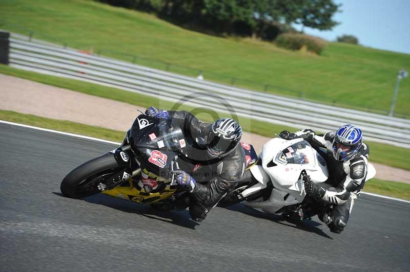 Motorcycle action photographs;event digital images;eventdigitalimages;no limits trackday;oulton park;oulton park circuit cheshire;oulton park photographs;peter wileman photography;trackday;trackday digital images;trackday photos