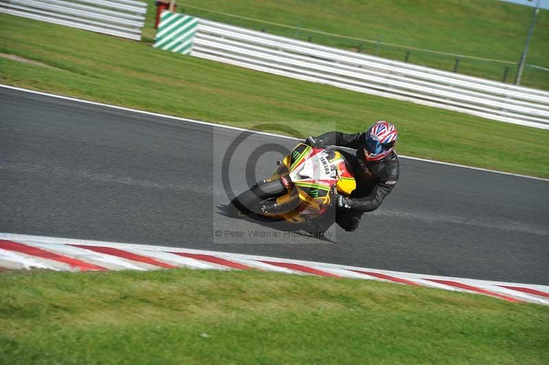 Motorcycle action photographs;event digital images;eventdigitalimages;no limits trackday;oulton park;oulton park circuit cheshire;oulton park photographs;peter wileman photography;trackday;trackday digital images;trackday photos