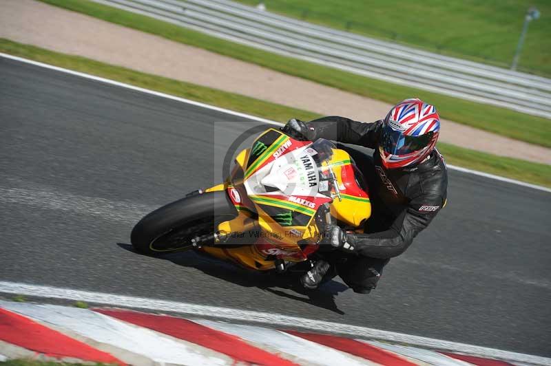 Motorcycle action photographs;event digital images;eventdigitalimages;no limits trackday;oulton park;oulton park circuit cheshire;oulton park photographs;peter wileman photography;trackday;trackday digital images;trackday photos