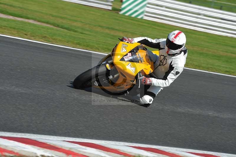 Motorcycle action photographs;event digital images;eventdigitalimages;no limits trackday;oulton park;oulton park circuit cheshire;oulton park photographs;peter wileman photography;trackday;trackday digital images;trackday photos
