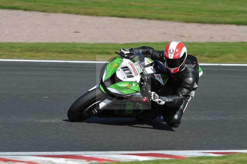 Motorcycle action photographs;event digital images;eventdigitalimages;no limits trackday;oulton park;oulton park circuit cheshire;oulton park photographs;peter wileman photography;trackday;trackday digital images;trackday photos