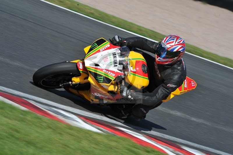 Motorcycle action photographs;event digital images;eventdigitalimages;no limits trackday;oulton park;oulton park circuit cheshire;oulton park photographs;peter wileman photography;trackday;trackday digital images;trackday photos