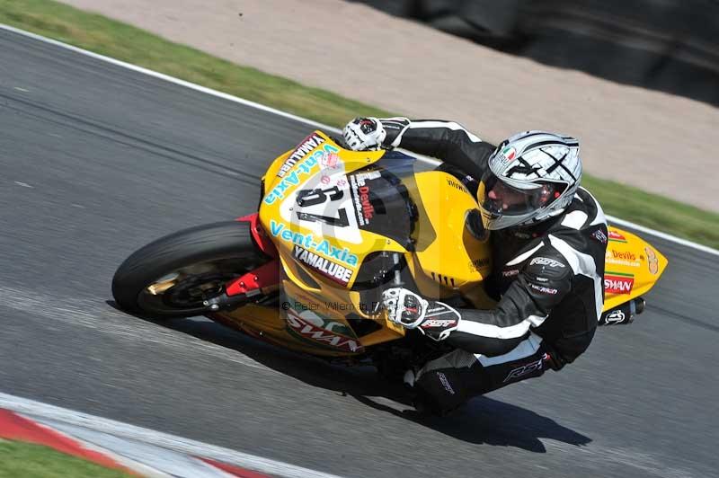 Motorcycle action photographs;event digital images;eventdigitalimages;no limits trackday;oulton park;oulton park circuit cheshire;oulton park photographs;peter wileman photography;trackday;trackday digital images;trackday photos