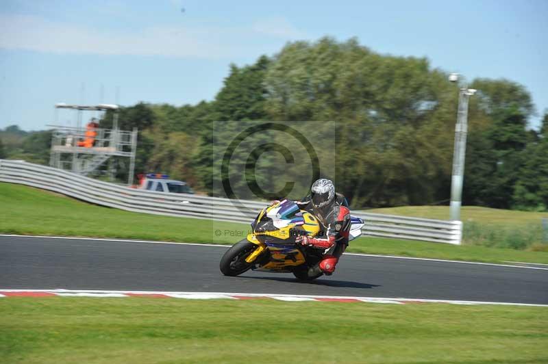 Motorcycle action photographs;event digital images;eventdigitalimages;no limits trackday;oulton park;oulton park circuit cheshire;oulton park photographs;peter wileman photography;trackday;trackday digital images;trackday photos