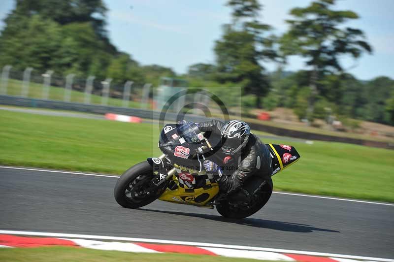 Motorcycle action photographs;event digital images;eventdigitalimages;no limits trackday;oulton park;oulton park circuit cheshire;oulton park photographs;peter wileman photography;trackday;trackday digital images;trackday photos